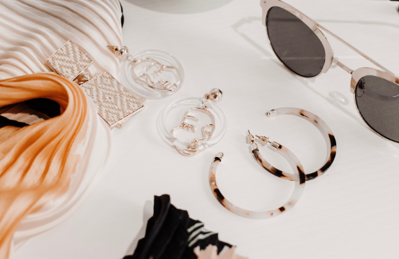 👗 Fashion & Accessories